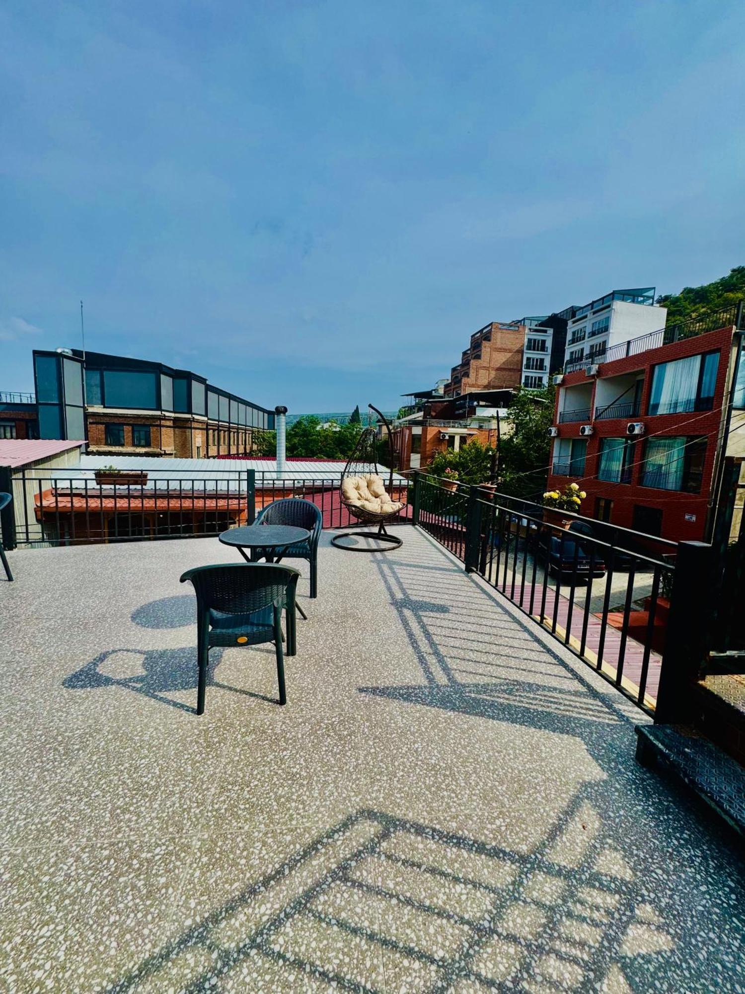 9 Borbalo Street With Terrace تبليسي