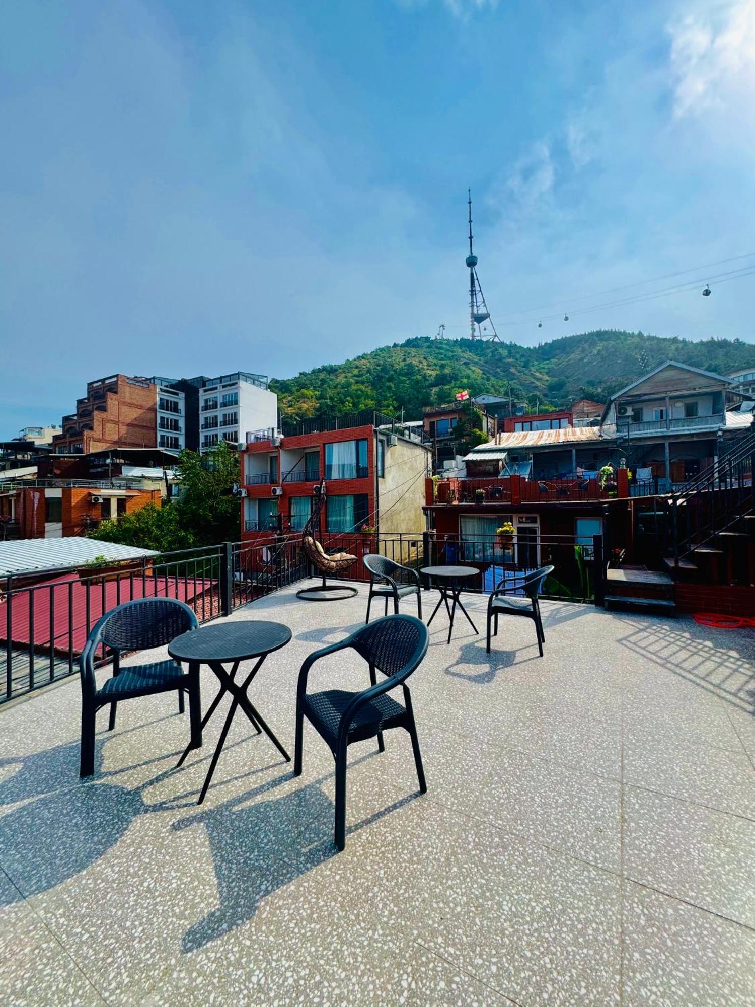 9 Borbalo Street With Terrace * 第比利斯